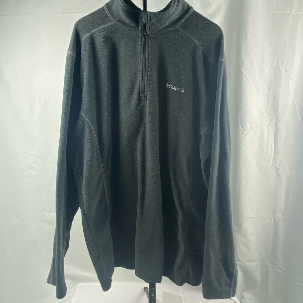Mens Columbia pullover !